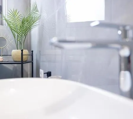 Nikolas House Vlorë