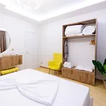Nikolas House Vlorë