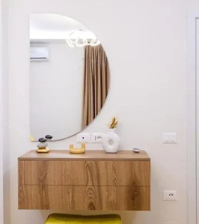 Nikolas House Lägenhet Vlorë