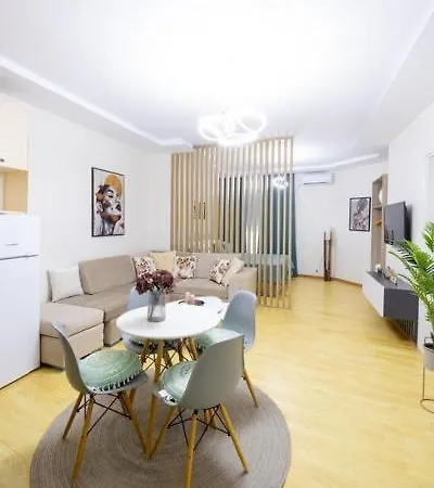 Nikolas House Apartment