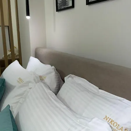 Nikolas House Apartment *