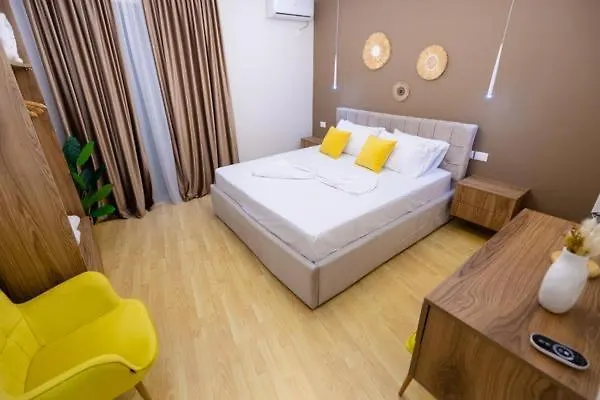 Nikolas House Apartment *