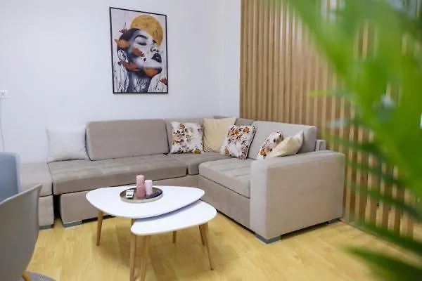 Nikolas House Apartment