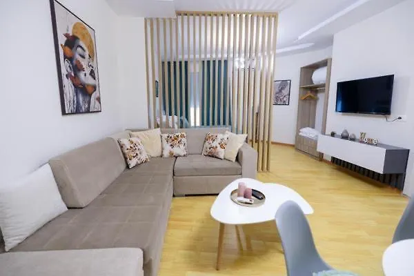 Nikolas House Apartment *