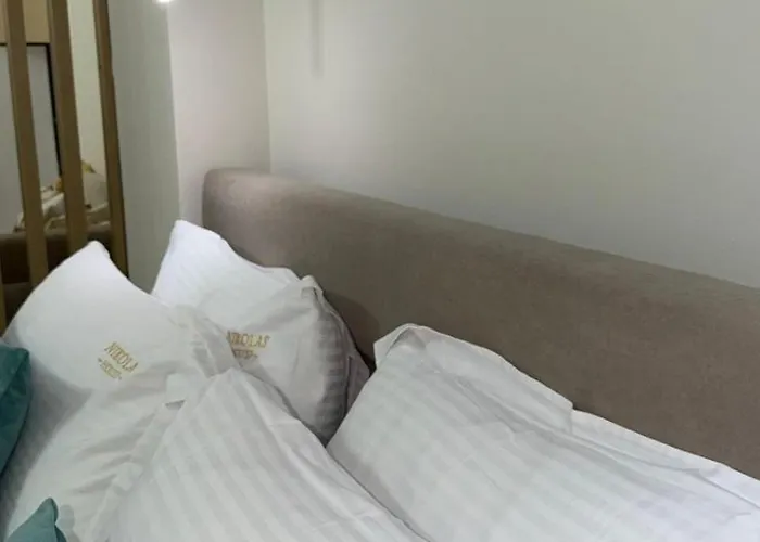 Nikolas House Apartment *